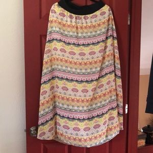 Medium LuLaRoe Lucy